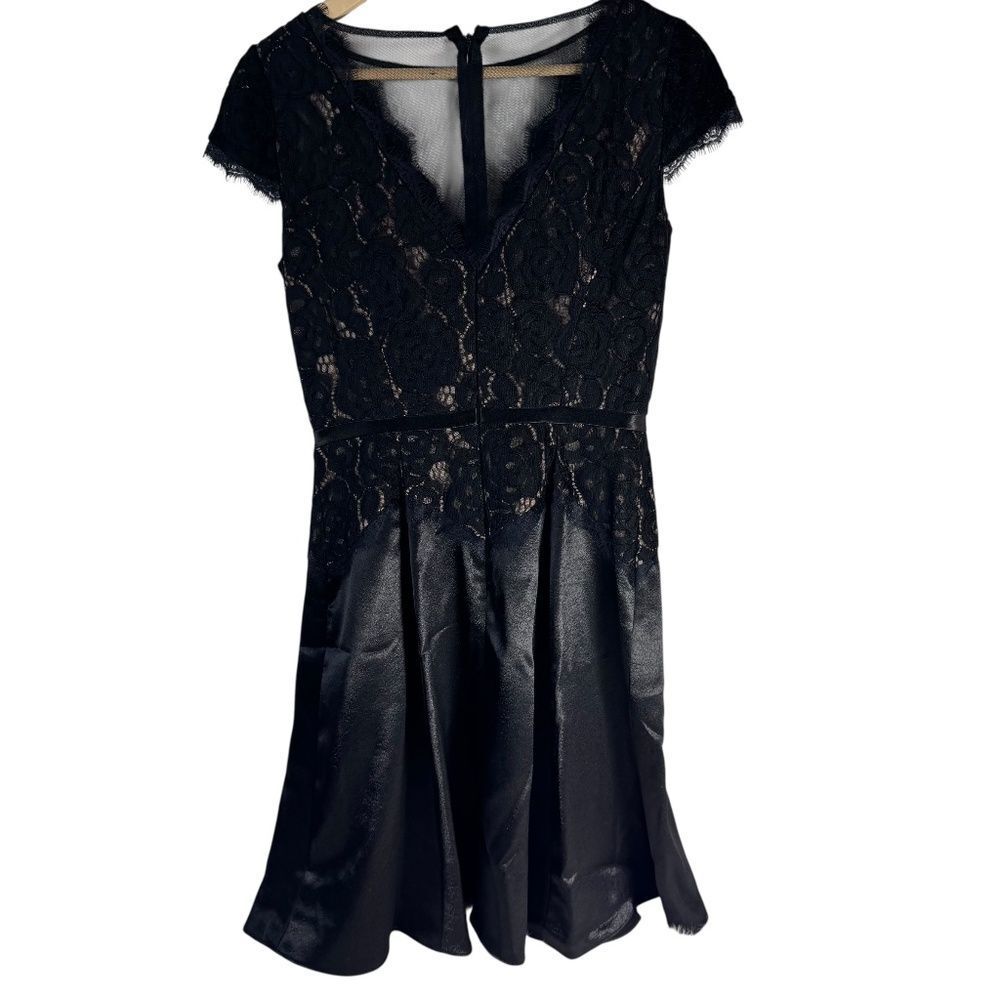Adrianna Papell Women's Black Dress Lace Overlay Sz 6‎